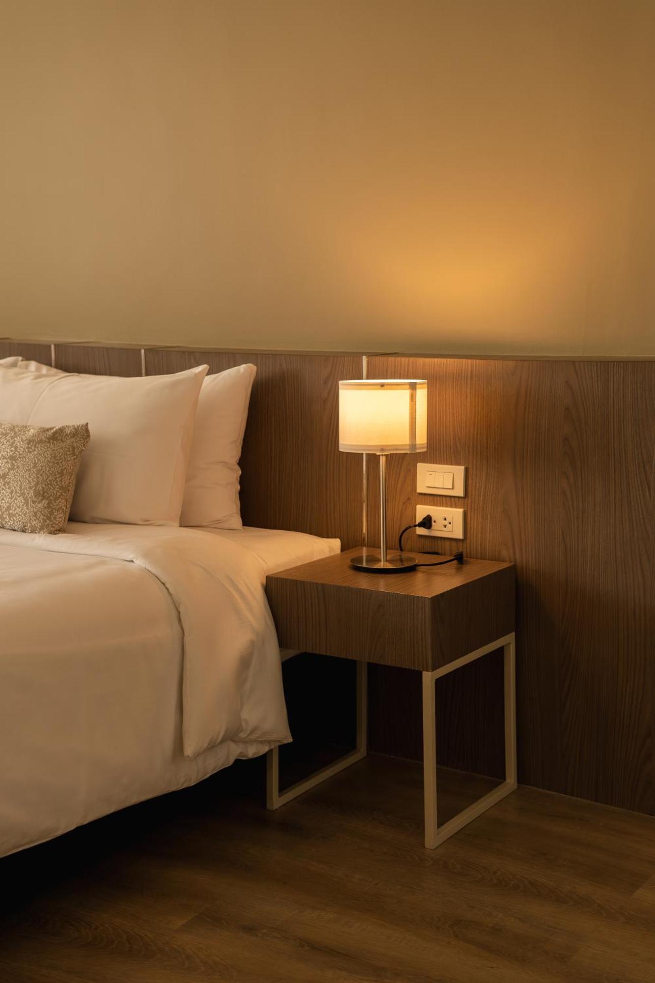 The Rise Suites Hotel, Chiang Mai - Sha Extra Plus Ngoại thất bức ảnh